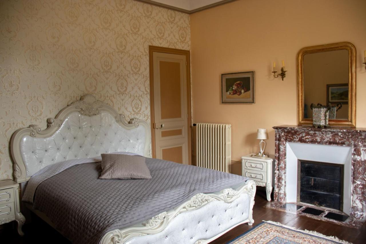 Le Pavillon De St Agnan Hotel Hautefort Exterior photo
