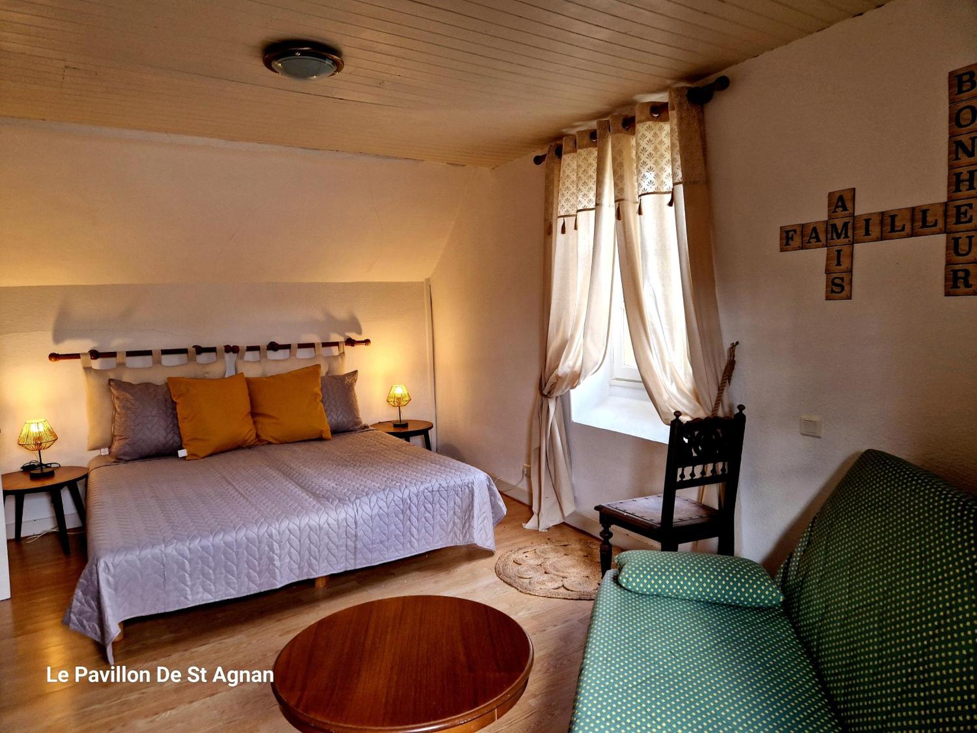 Le Pavillon De St Agnan Hotel Hautefort Exterior photo