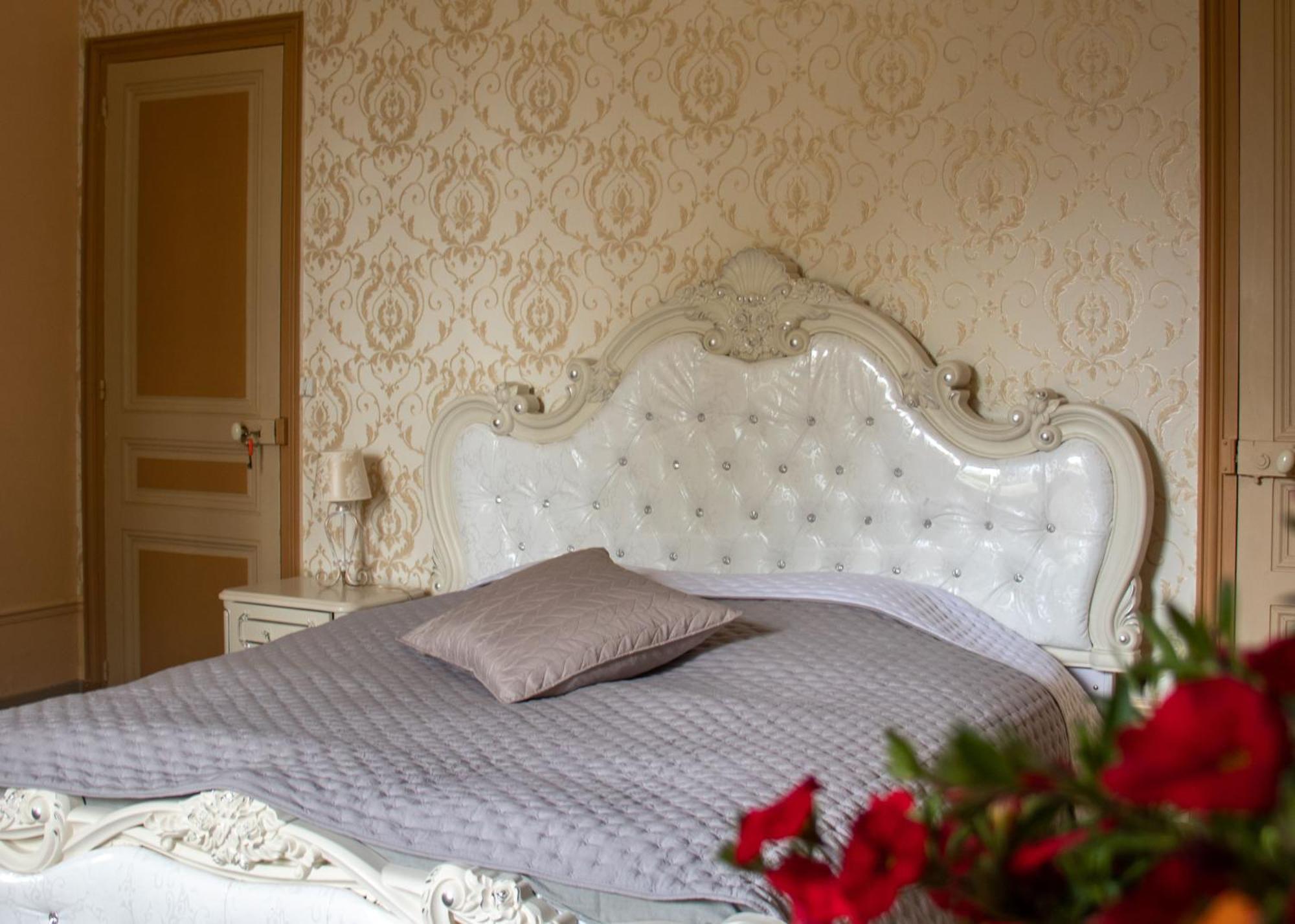 Le Pavillon De St Agnan Hotel Hautefort Exterior photo
